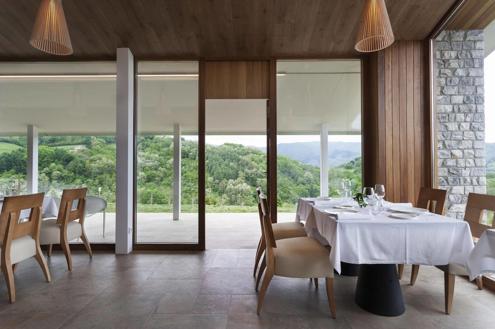Hotel Palacio De Yrisarri By Irrisarri Land 3*